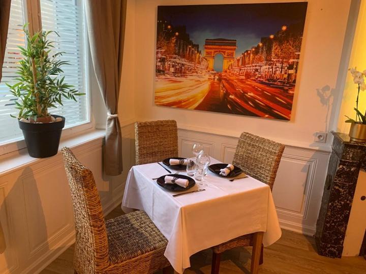 Hotel Le Napoleon Luxeuil-les-Bains Zewnętrze zdjęcie
