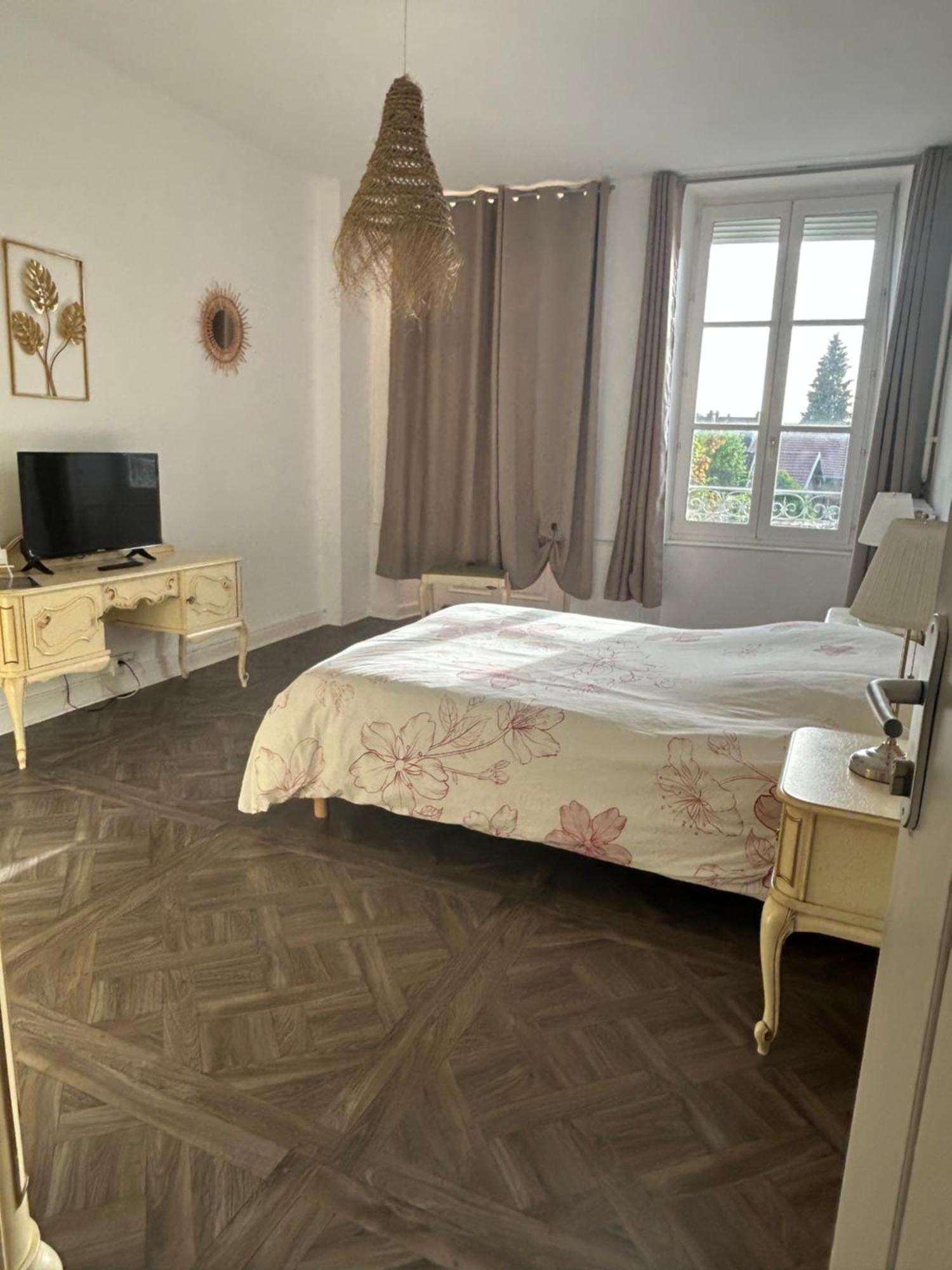 Hotel Le Napoleon Luxeuil-les-Bains Zewnętrze zdjęcie